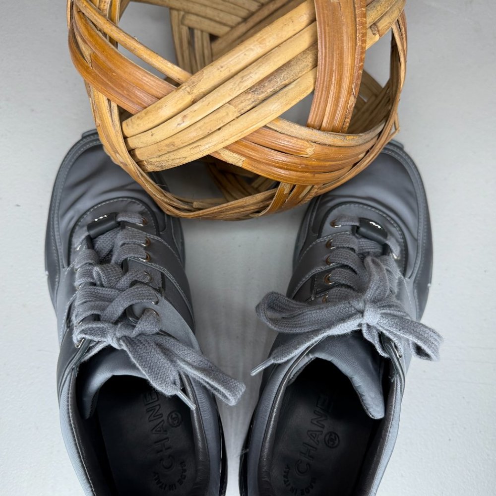 Women's Chanel CC Trainers Vinyl and Leather Sneakers (Women Size 40.5) - Picture 8 of 8